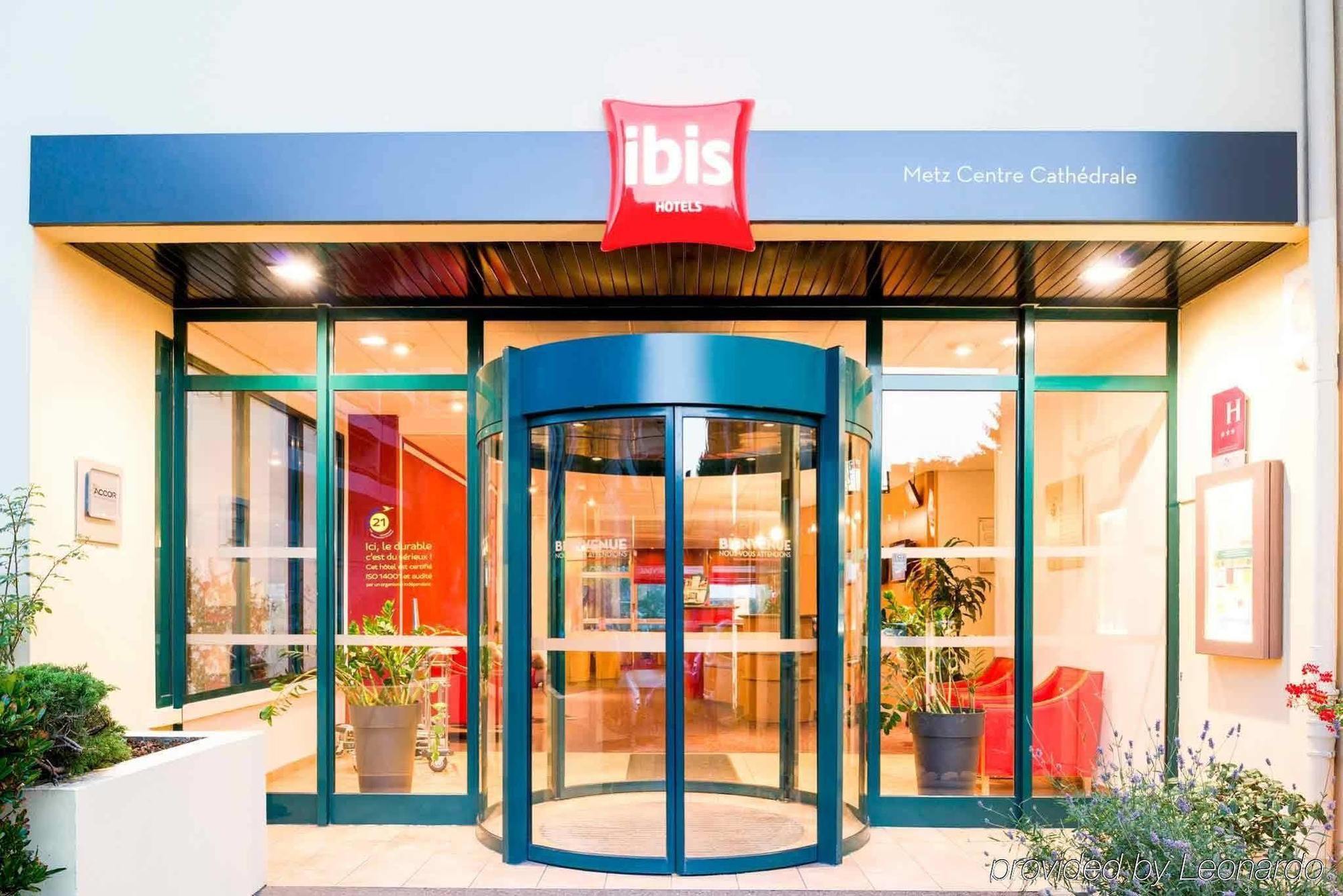 梅斯中心大教堂宜必思酒店 外观 照片